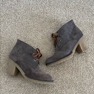 Barneys New York Taupe lace-up Heeled Boots Size 6.5